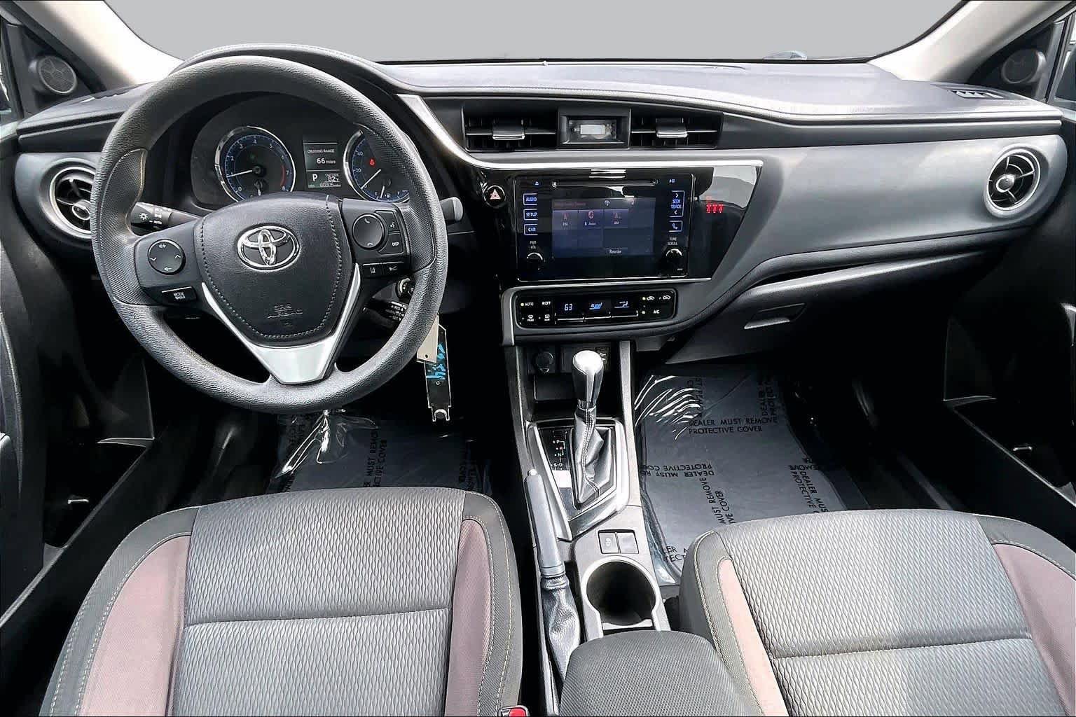 Used 2018 Toyota Corolla LE FWD image 16