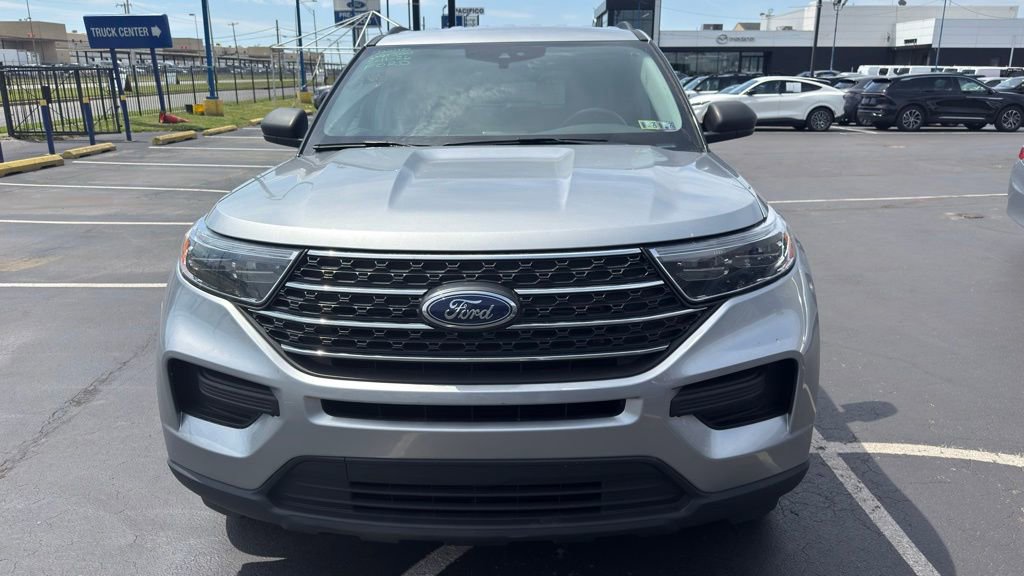 Used 2024 Ford Explorer XLT AWD/4WD image 7