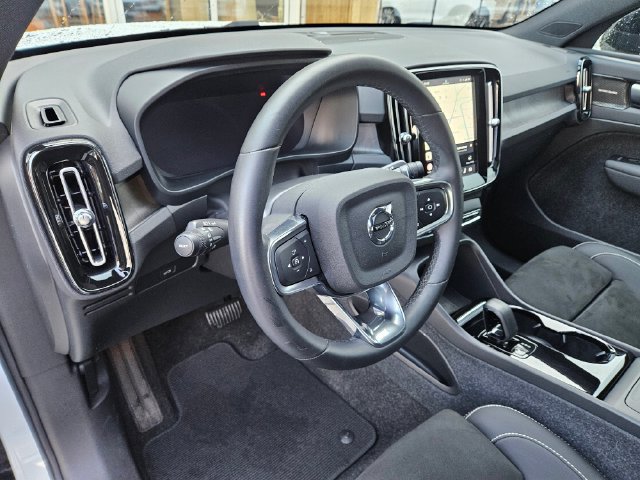 Certified 2023 Volvo C40 P8 Recharge Ultimate w/ Protection Package Premier AWD/4WD image 19