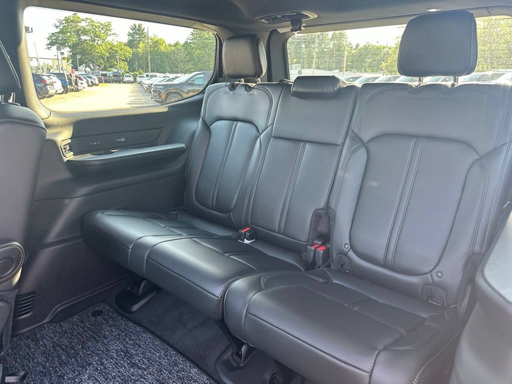 New 2026 Jeep Grand Wagoneer 4WD image 30