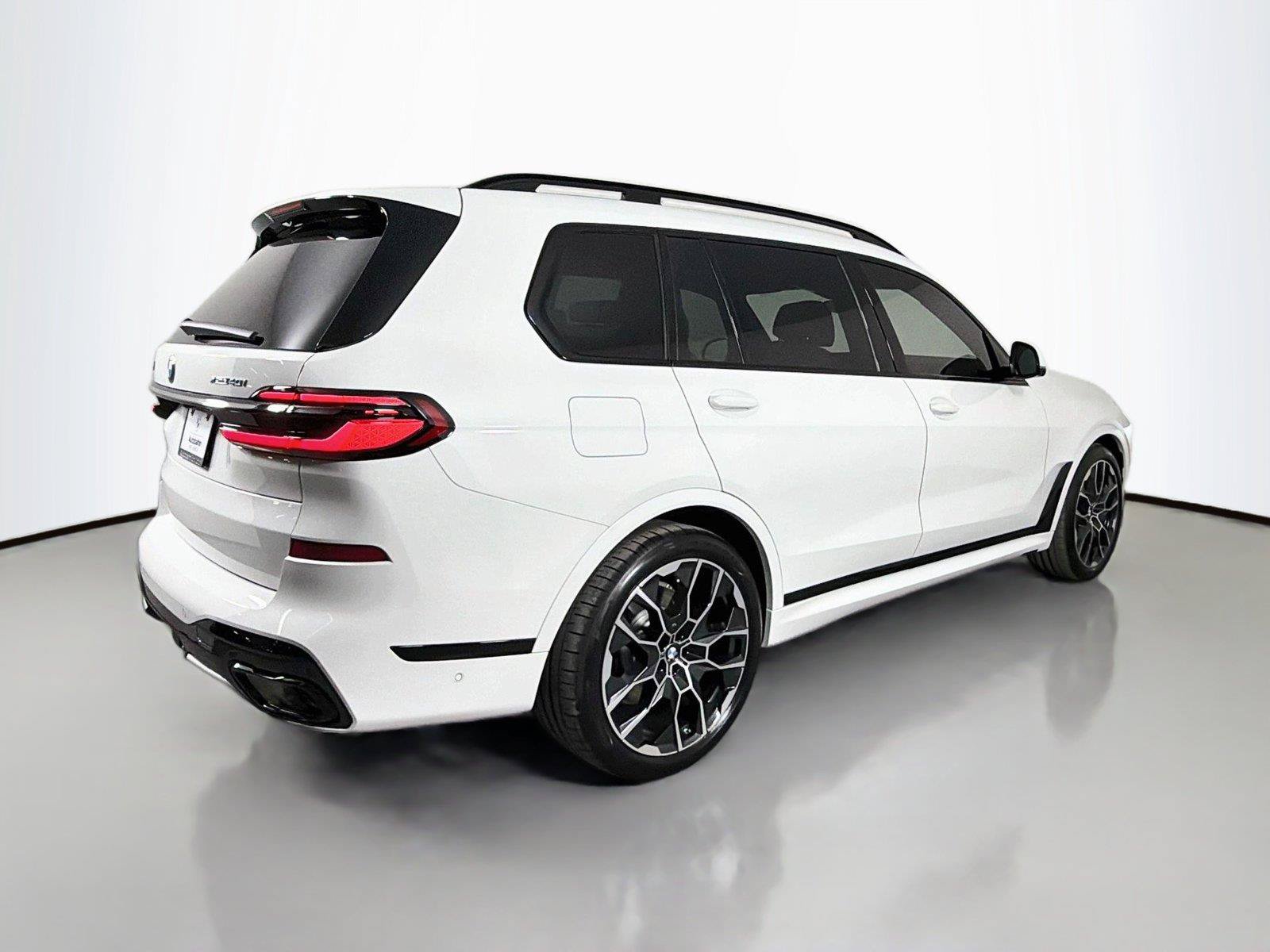 New 2027 BMW X7 xDrive40i w/ Executive Package AWD/4WD image 5