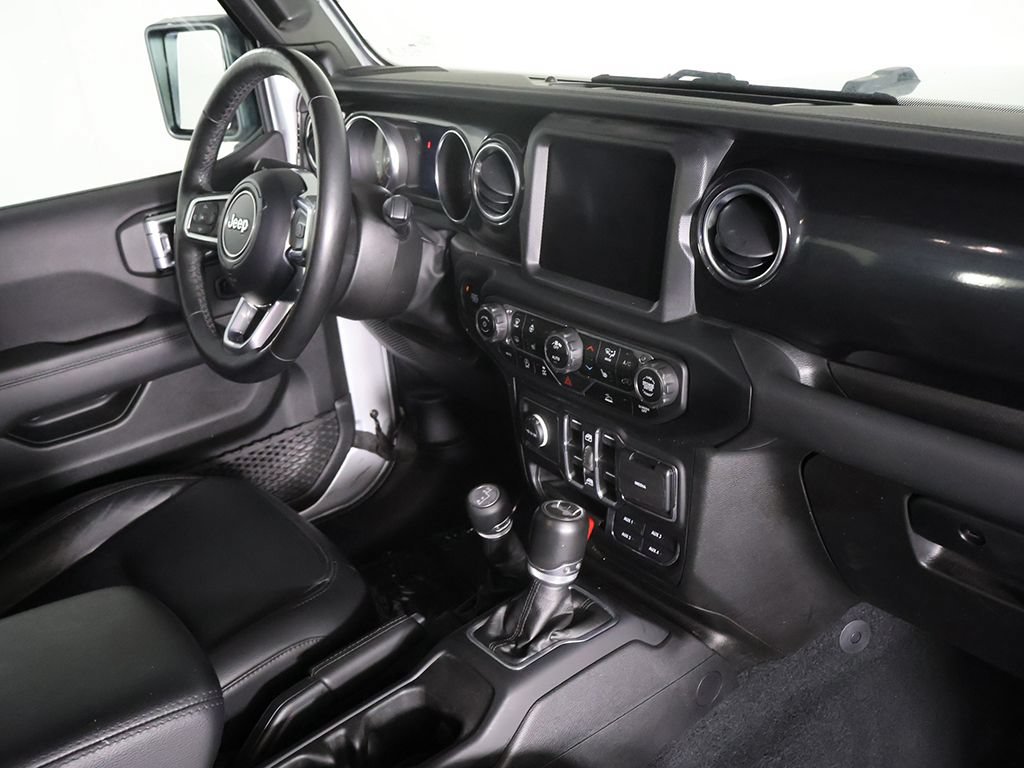 Used 2023 Jeep Wrangler Unlimited Sahara AWD/4WD image 24