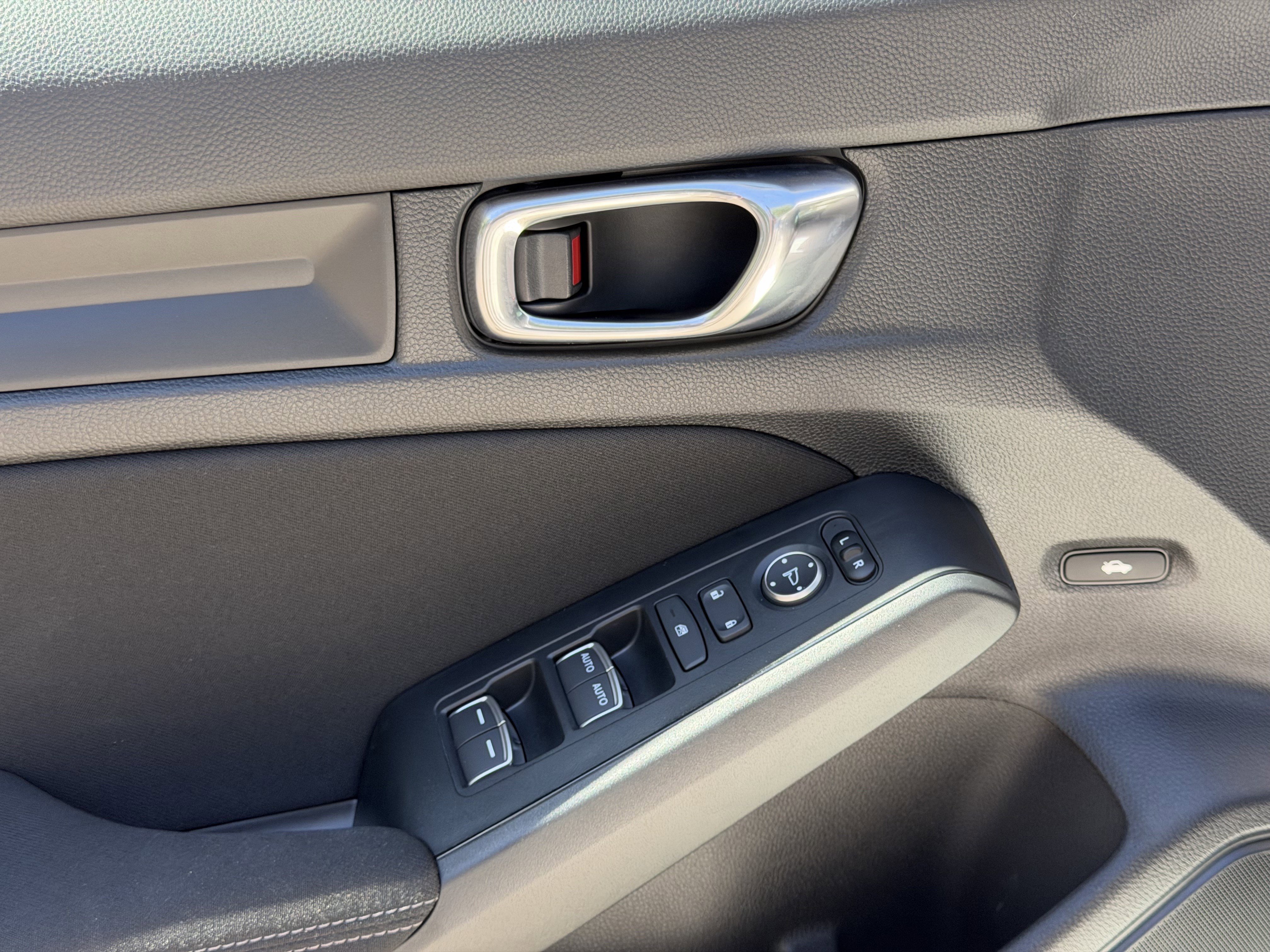 Used 2025 Honda Civic Sport image 11