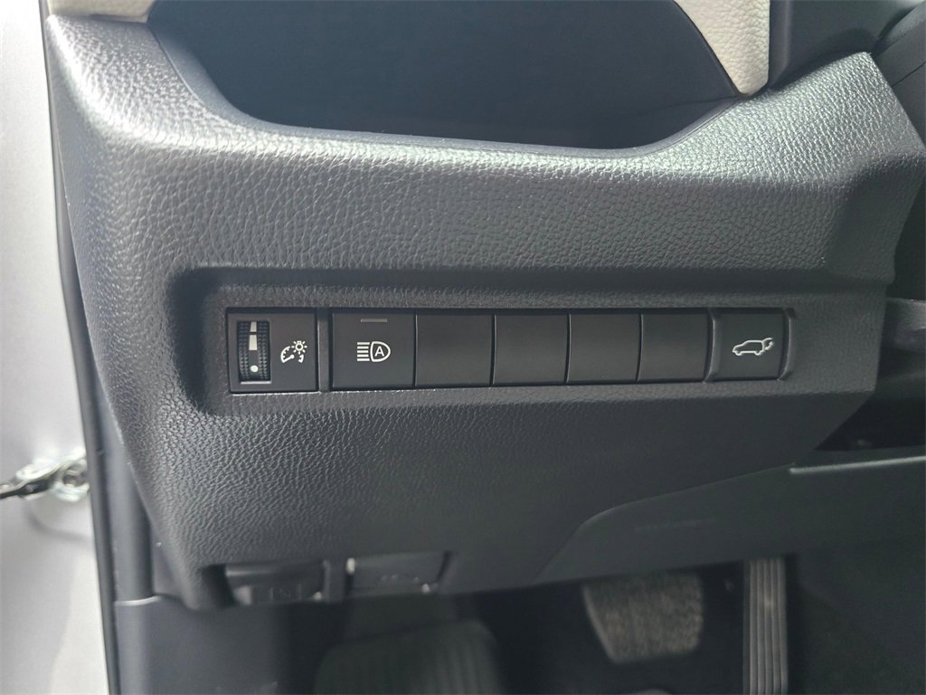Used 2025 Toyota RAV4 XLE w/ Convenience Package image 22