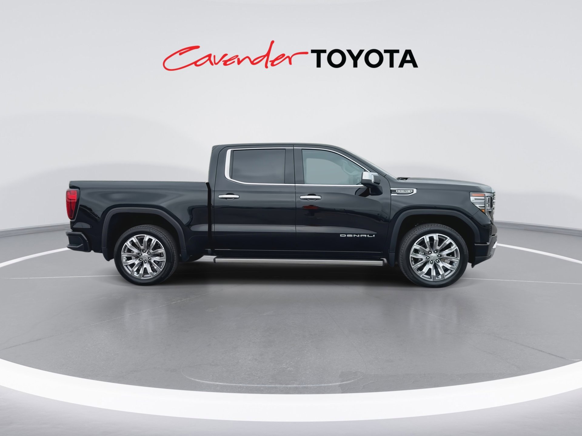 Used 2023 GMC Sierra 1500 Denali w/ Denali Reserve Package AWD/4WD image 9