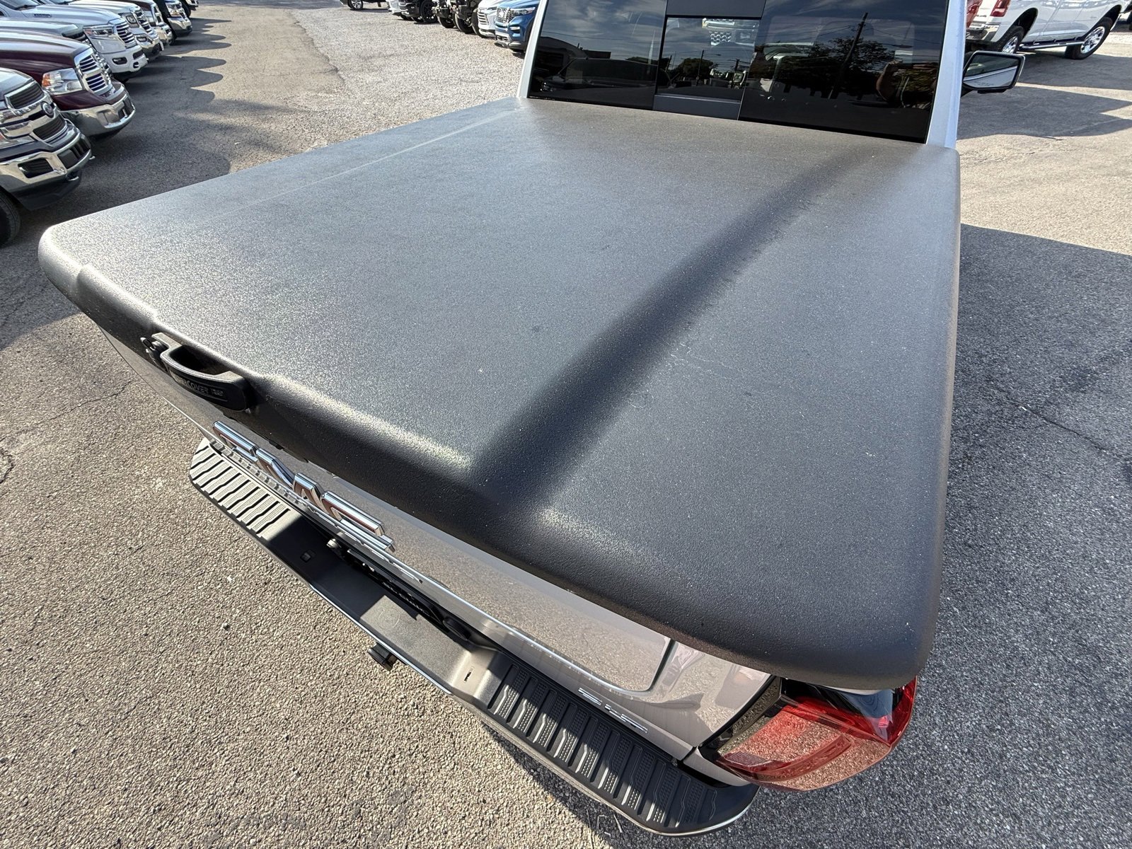 Used 2020 GMC Sierra 1500 SLT w/ SLT Premium Package image 34