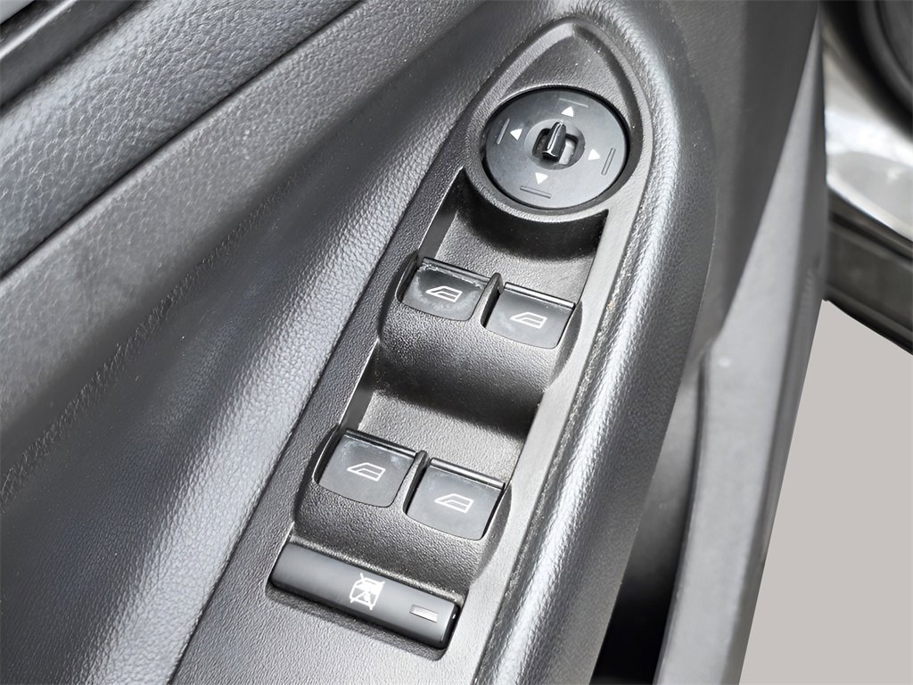 Used 2017 Ford Escape SE image 18