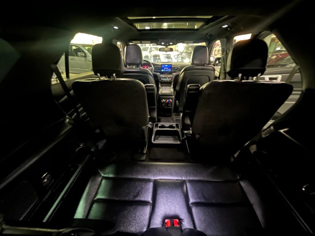 Used 2020 Ford Explorer XLT w/ Equipment Group 202A AWD/4WD image 12
