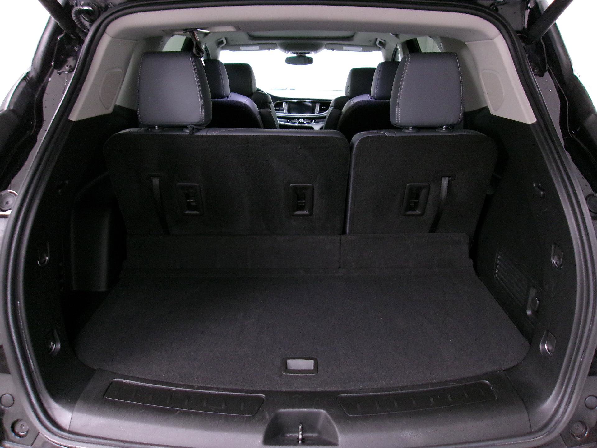 Used 2021 Buick Enclave Essence image 13