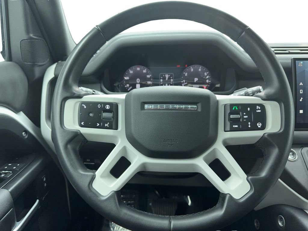 Used 2025 Land Rover Defender 110 S image 19