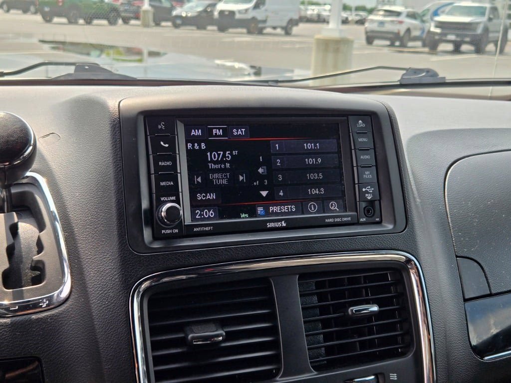Used 2020 Dodge Grand Caravan SE FWD image 23