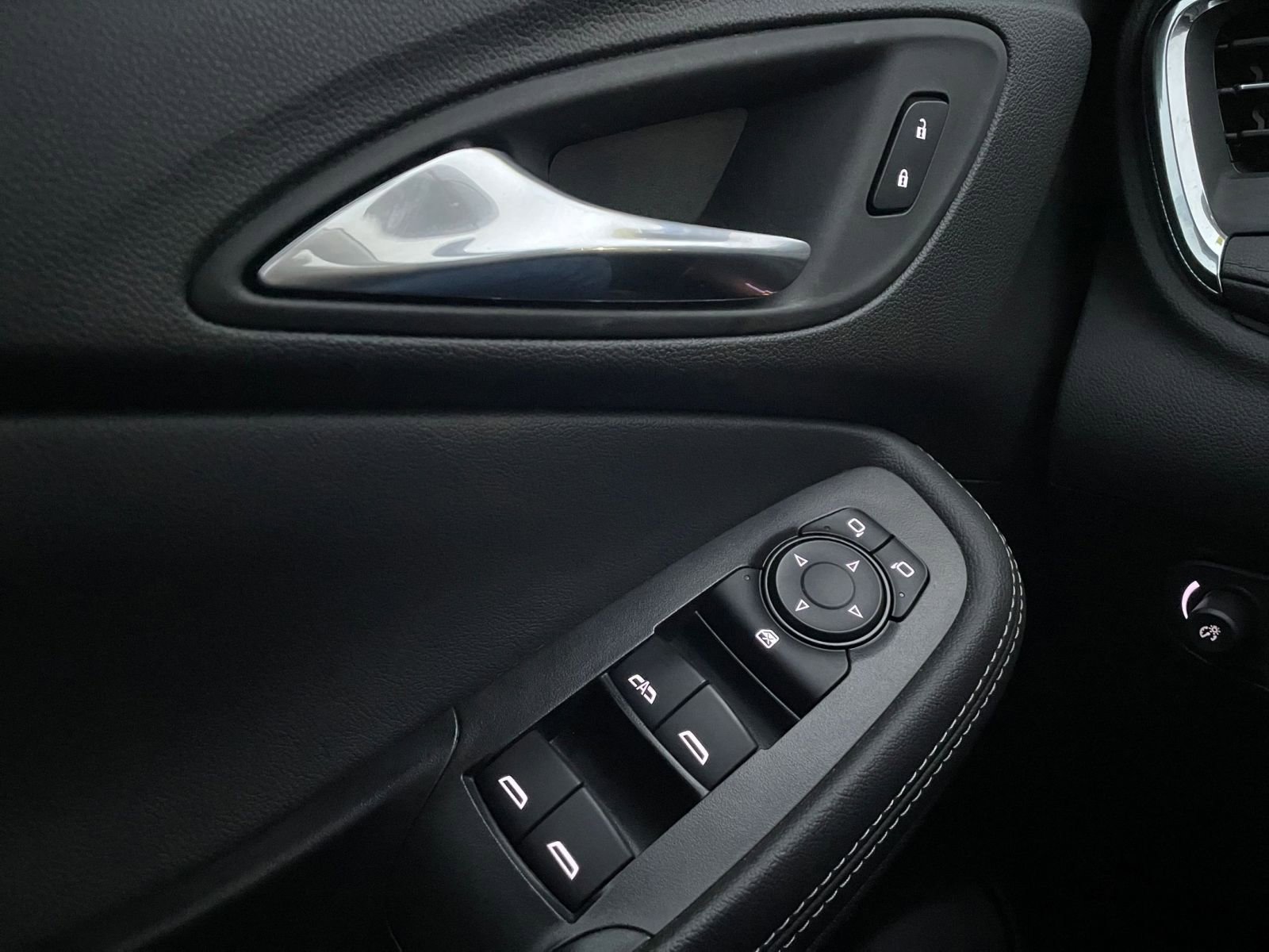 Used 2025 Buick Encore GX Preferred image 20