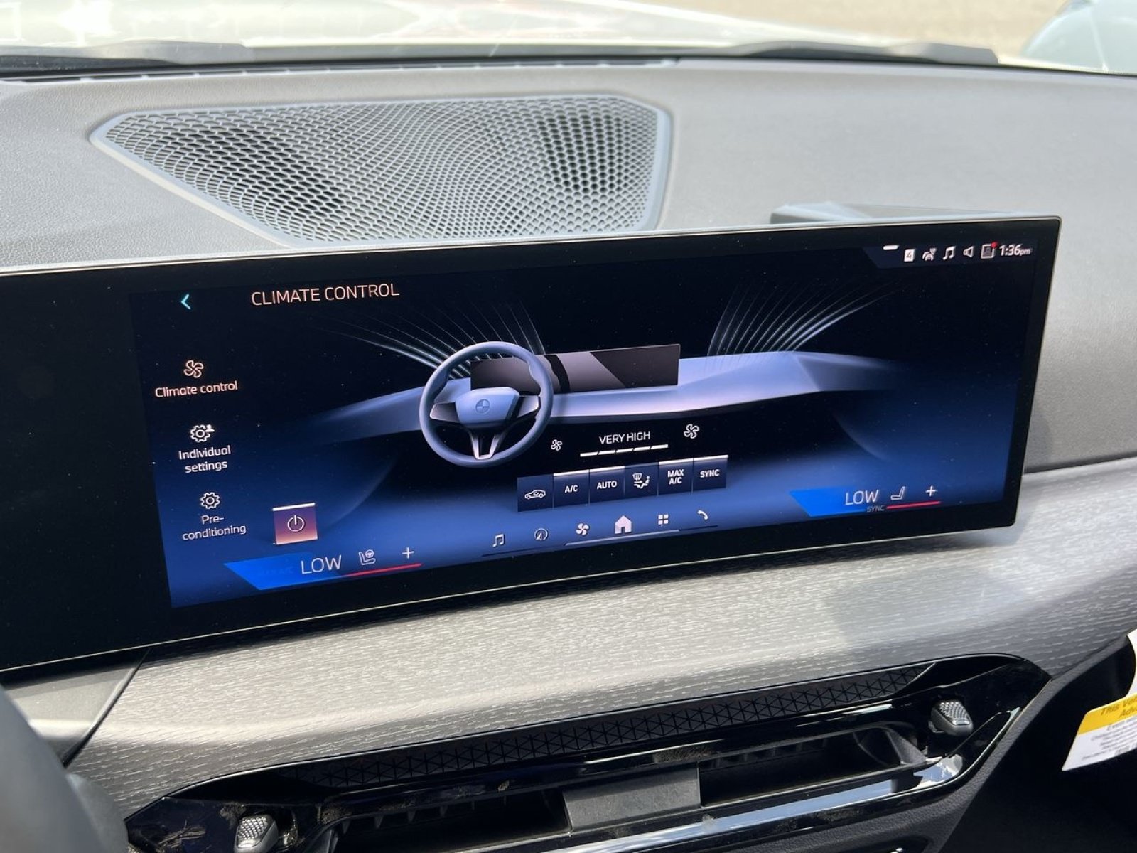 New 2025 BMW 330i xDrive Sedan w/ Premium Package AWD/4WD image 18