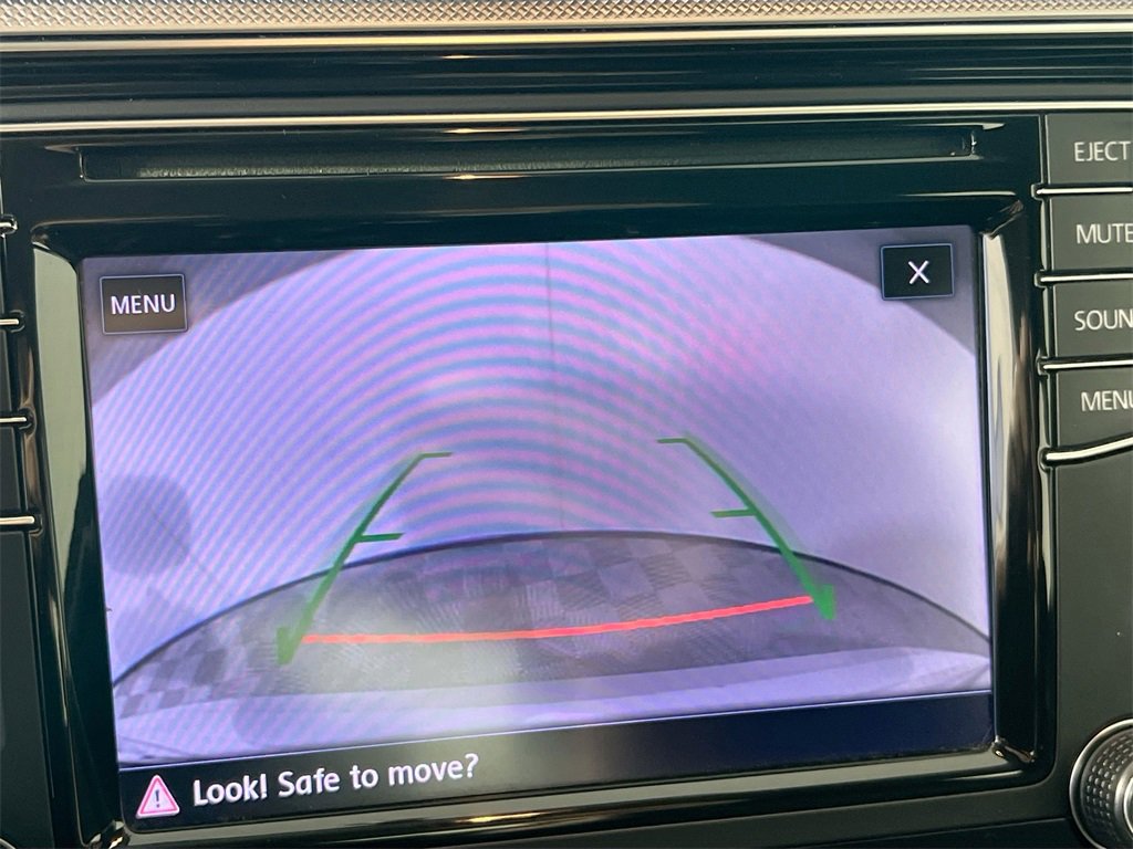 Used 2017 Volkswagen Passat 1.8T R-Line image 13