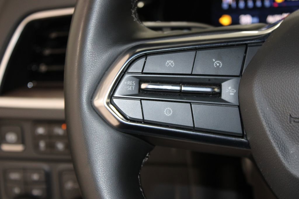Used 2025 Chevrolet Tahoe Premier AWD/4WD image 39