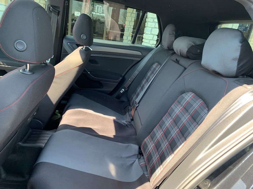 Used 2018 Volkswagen GTI SE FWD image 15