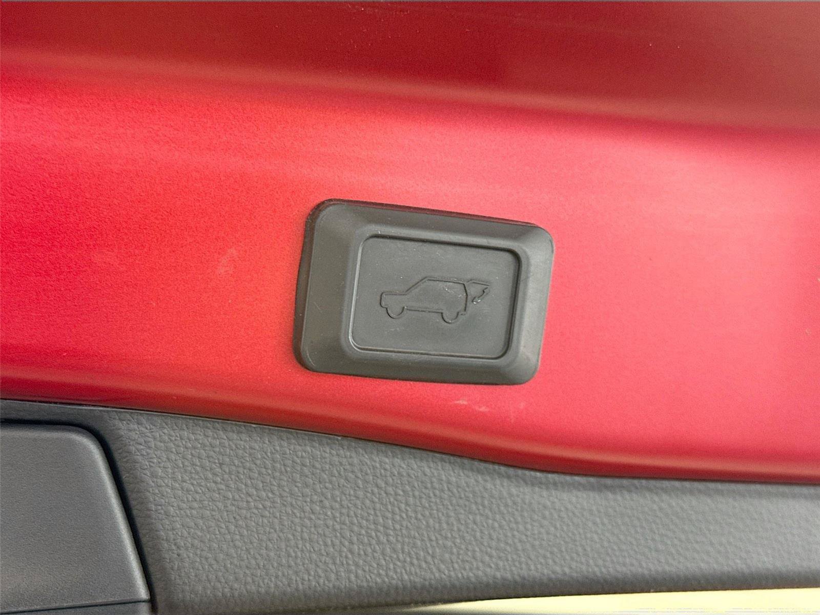 Used 2022 Toyota RAV4 XSE AWD/4WD image 20