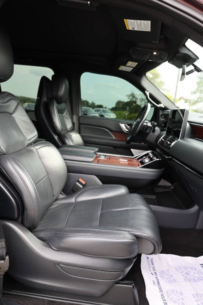 Used 2023 Lincoln Navigator Reserve AWD/4WD image 15