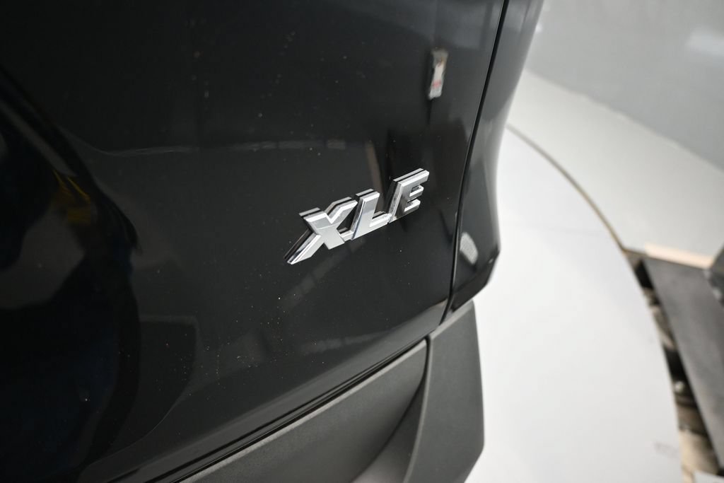 Used 2025 Toyota RAV4 XLE Premium FWD image 41