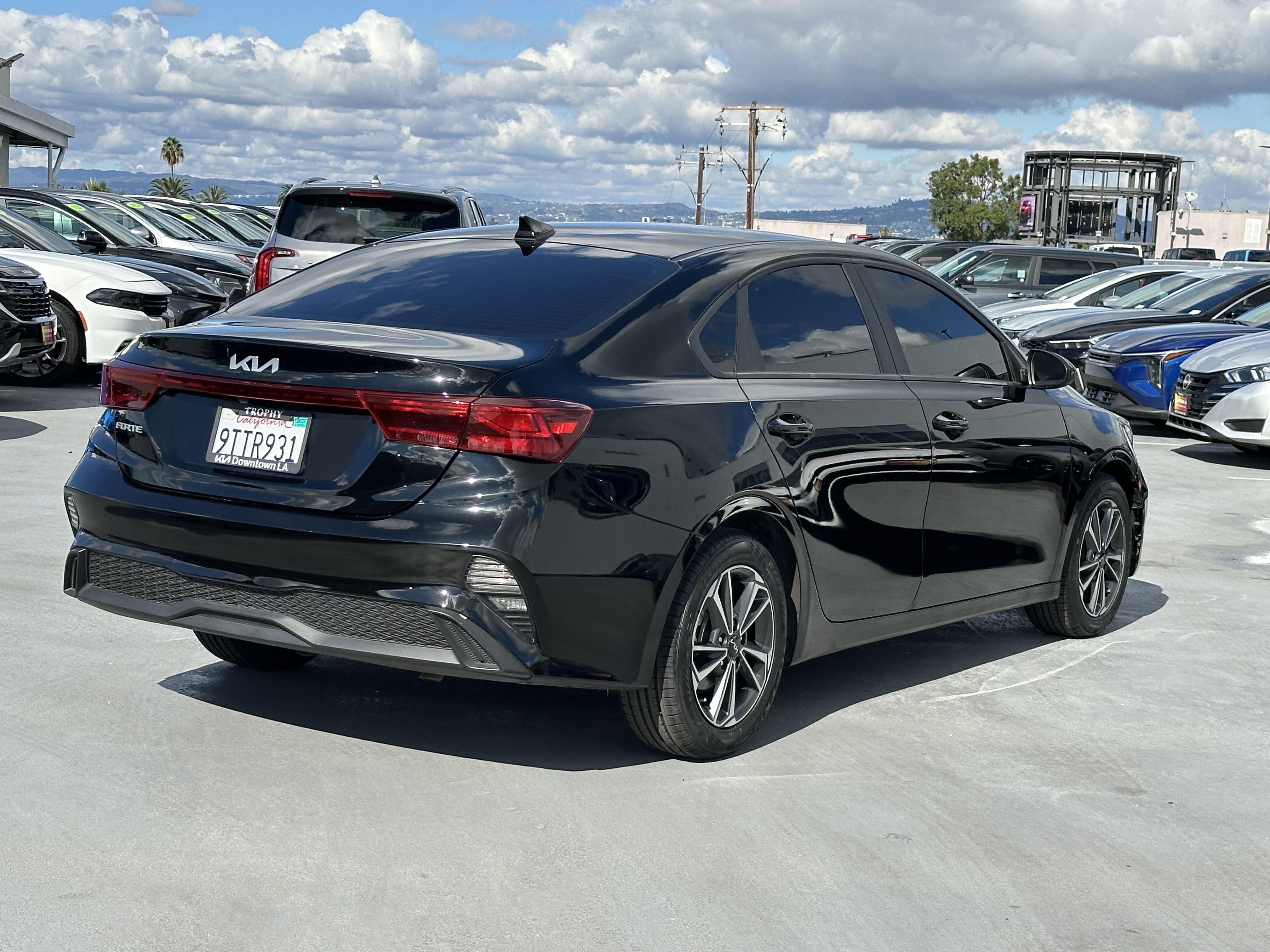 Certified 2023 Kia Forte LXS FWD image 7
