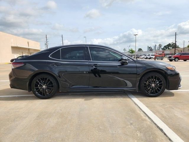 Used 2023 Toyota Camry XSE FWD image 4