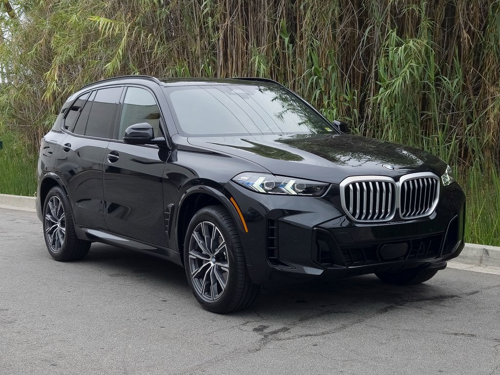 Used 2025 BMW X5 sDrive40i w/ Executive Package image 2