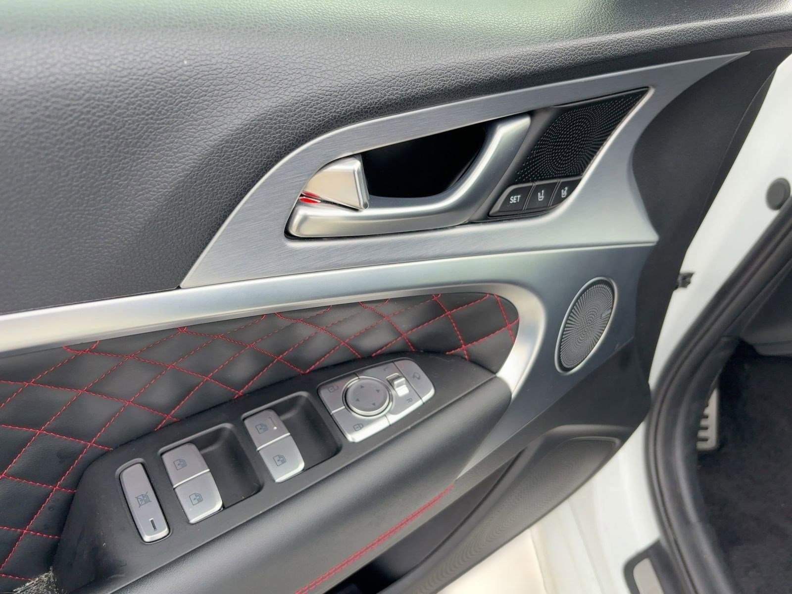 Used 2021 Genesis G70 3.3T w/ Sport Package image 12