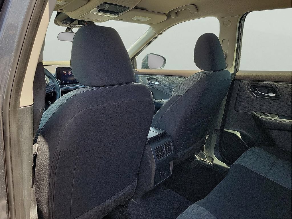 Used 2023 Nissan Rogue SV FWD image 12