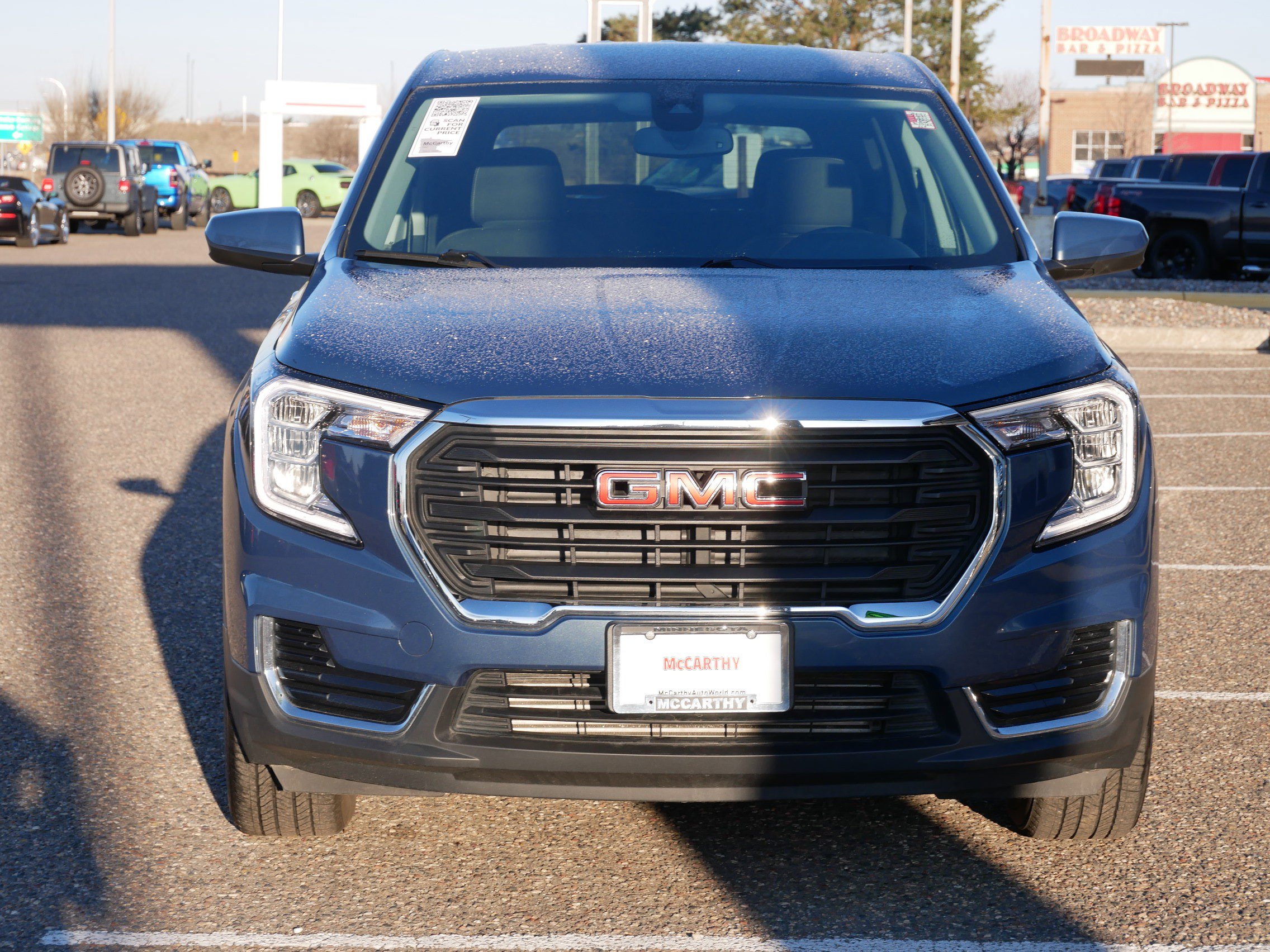 Used 2024 GMC Terrain SLE image 4