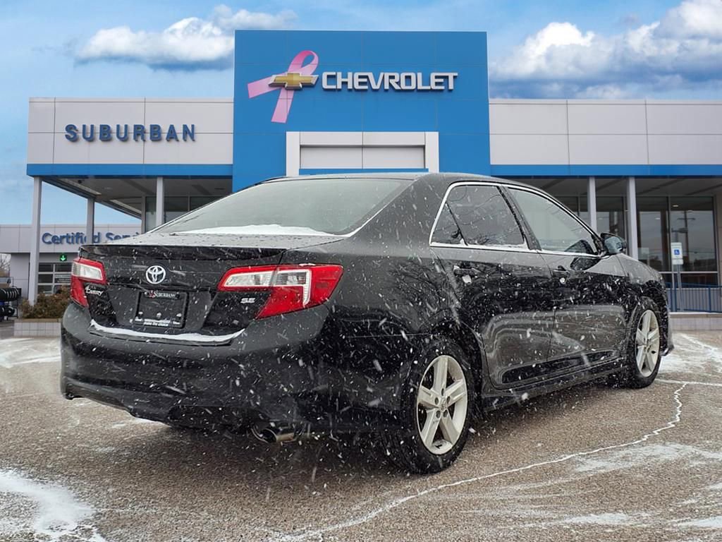 Used 2014 Toyota Camry SE image 4