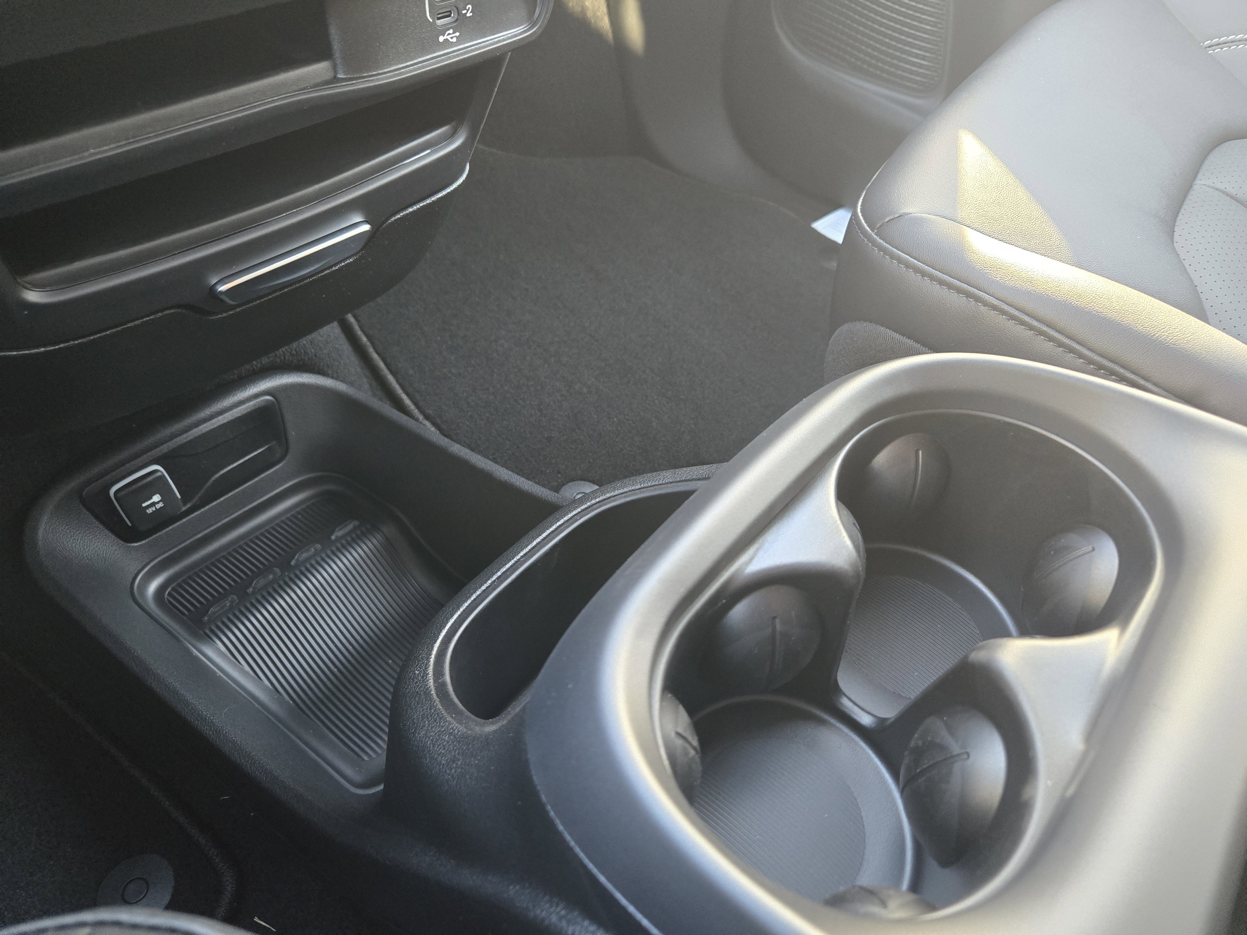 New 2026 Chrysler Pacifica Select w/ S Appearance Package image 16