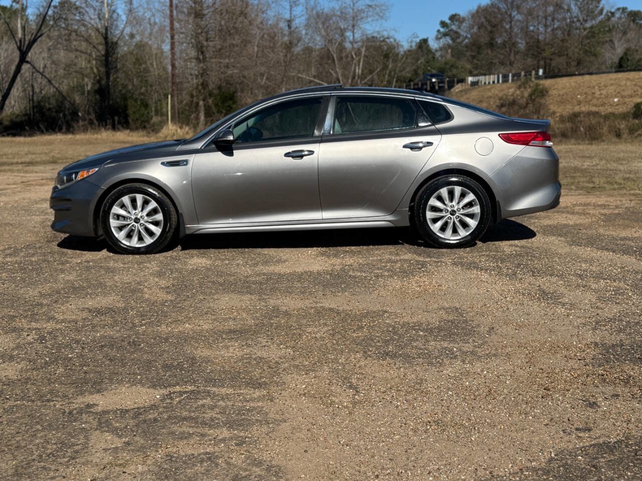 Used 2016 Kia Optima EX w/ Premium Package image 3