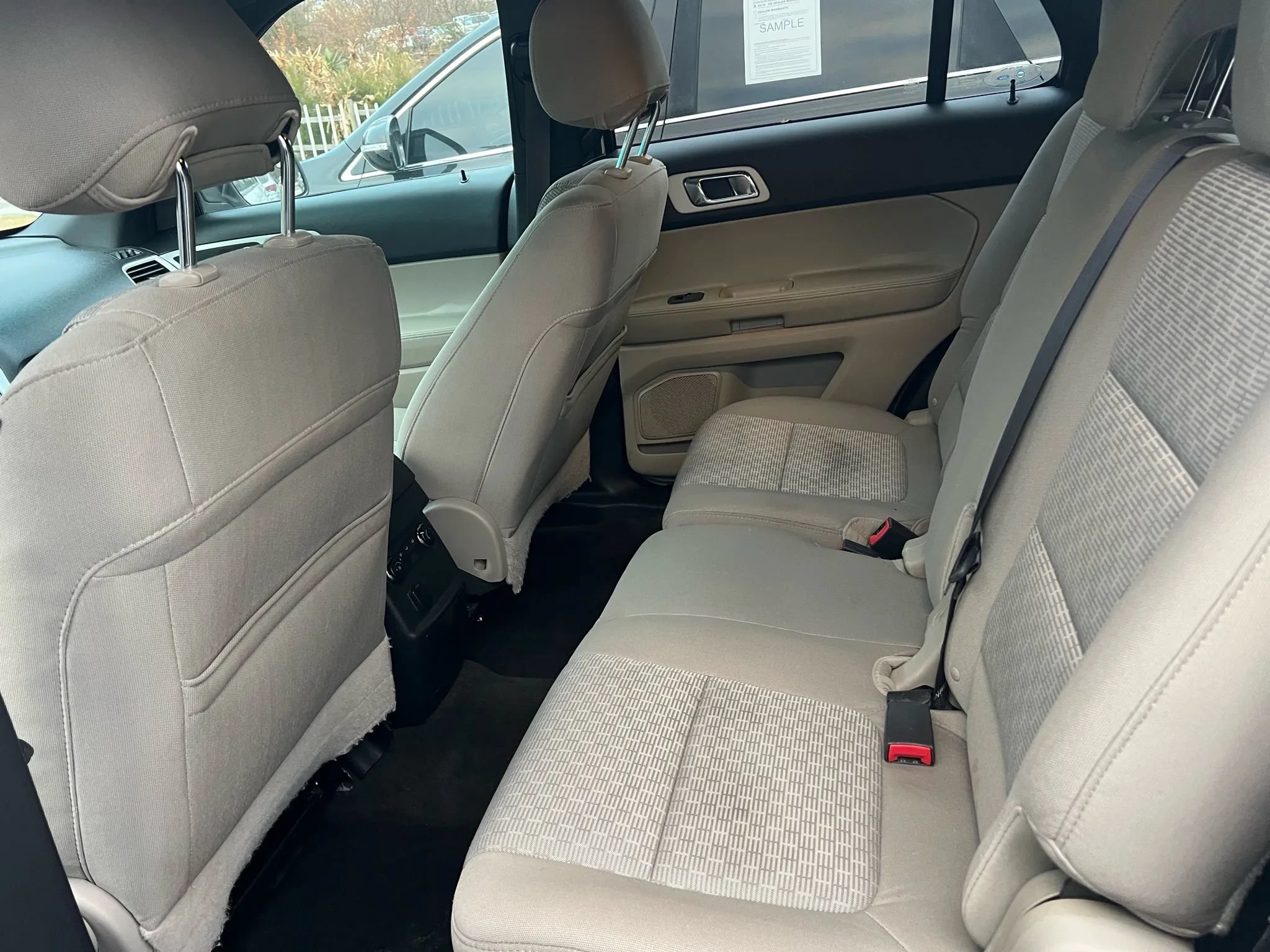Used 2015 Ford Explorer XLT FWD image 13