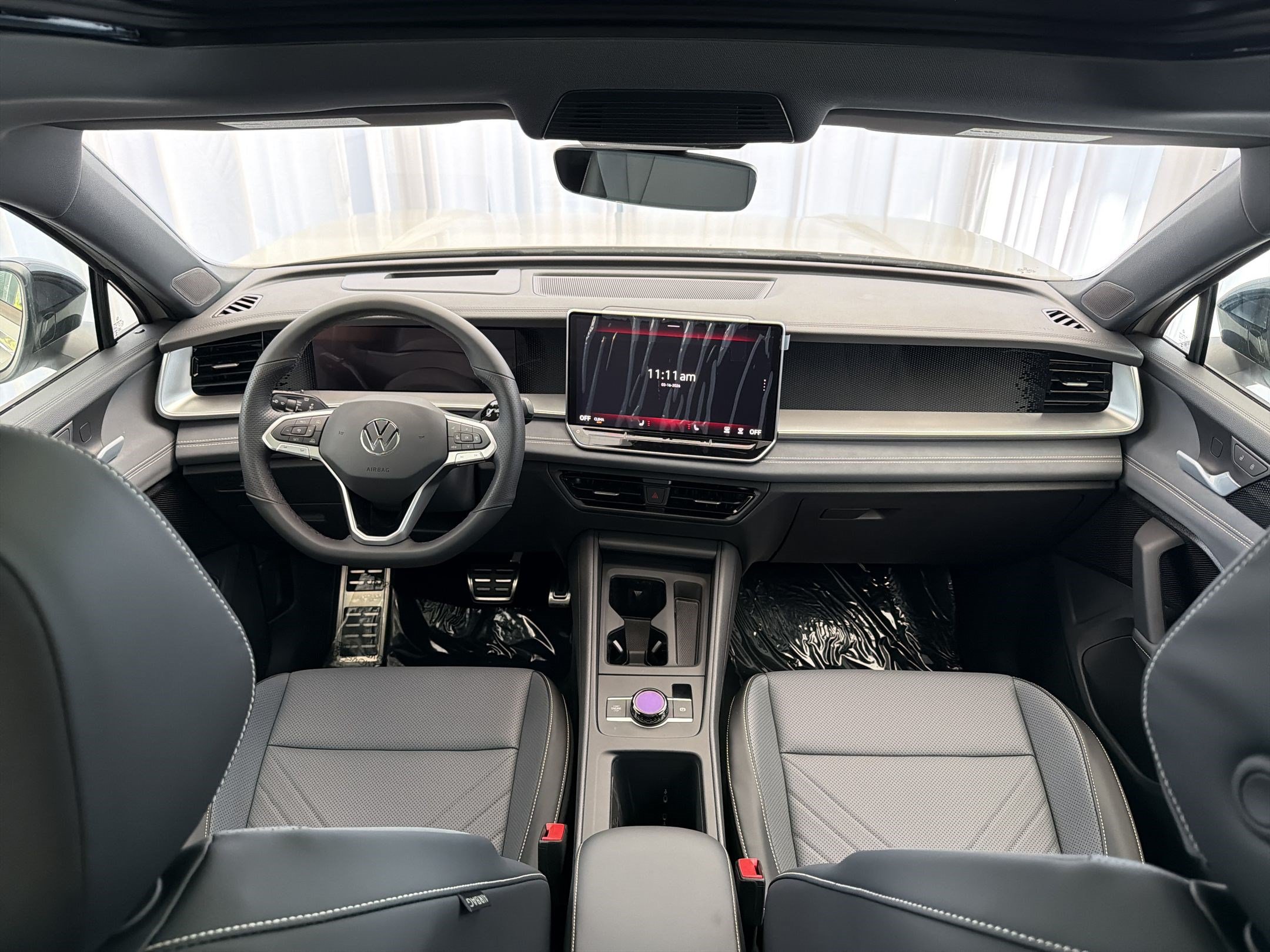 New 2026 Volkswagen Tiguan SE R-Line FWD image 17