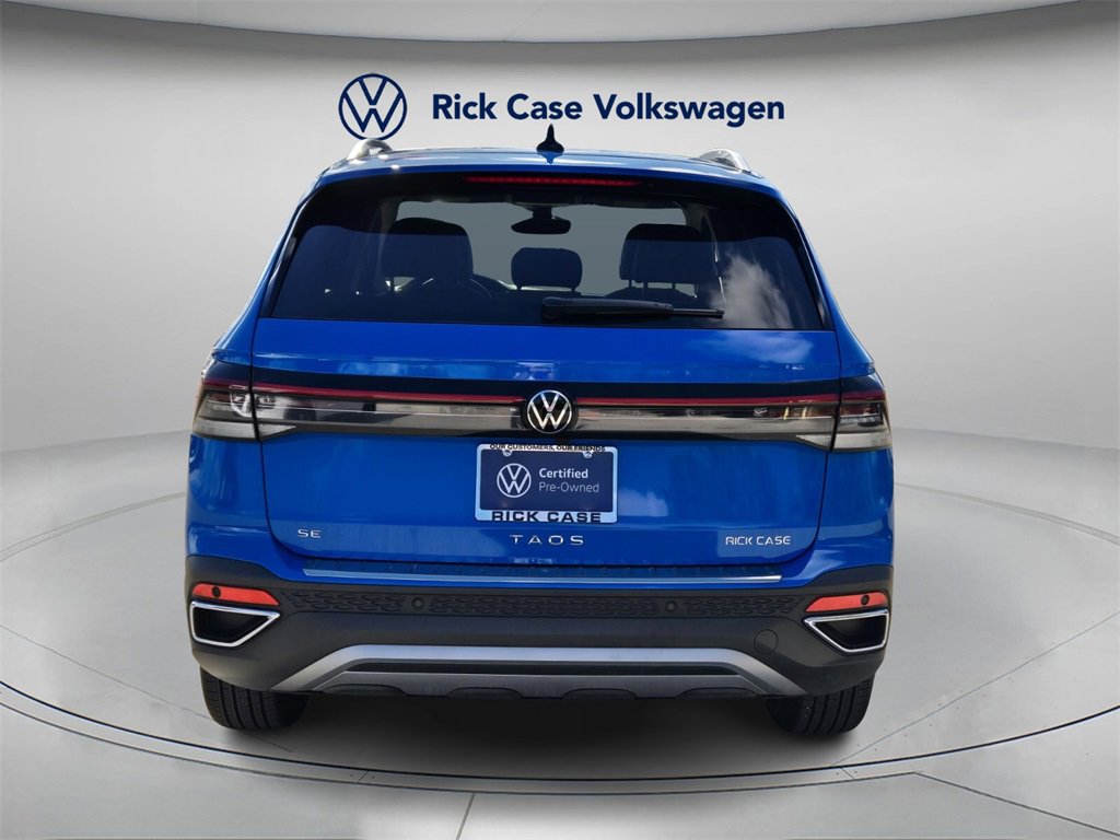 Certified 2025 Volkswagen Taos SE w/ Panoramic Sunroof Package image 5