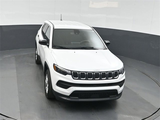 Used 2025 Jeep Compass Sport image 36