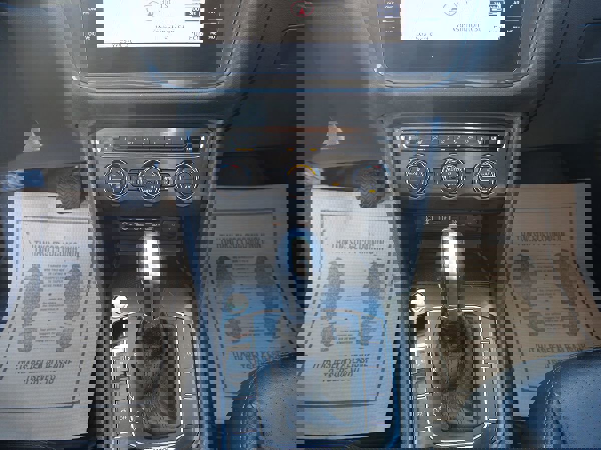 Used 2018 Volkswagen Tiguan SEL image 12