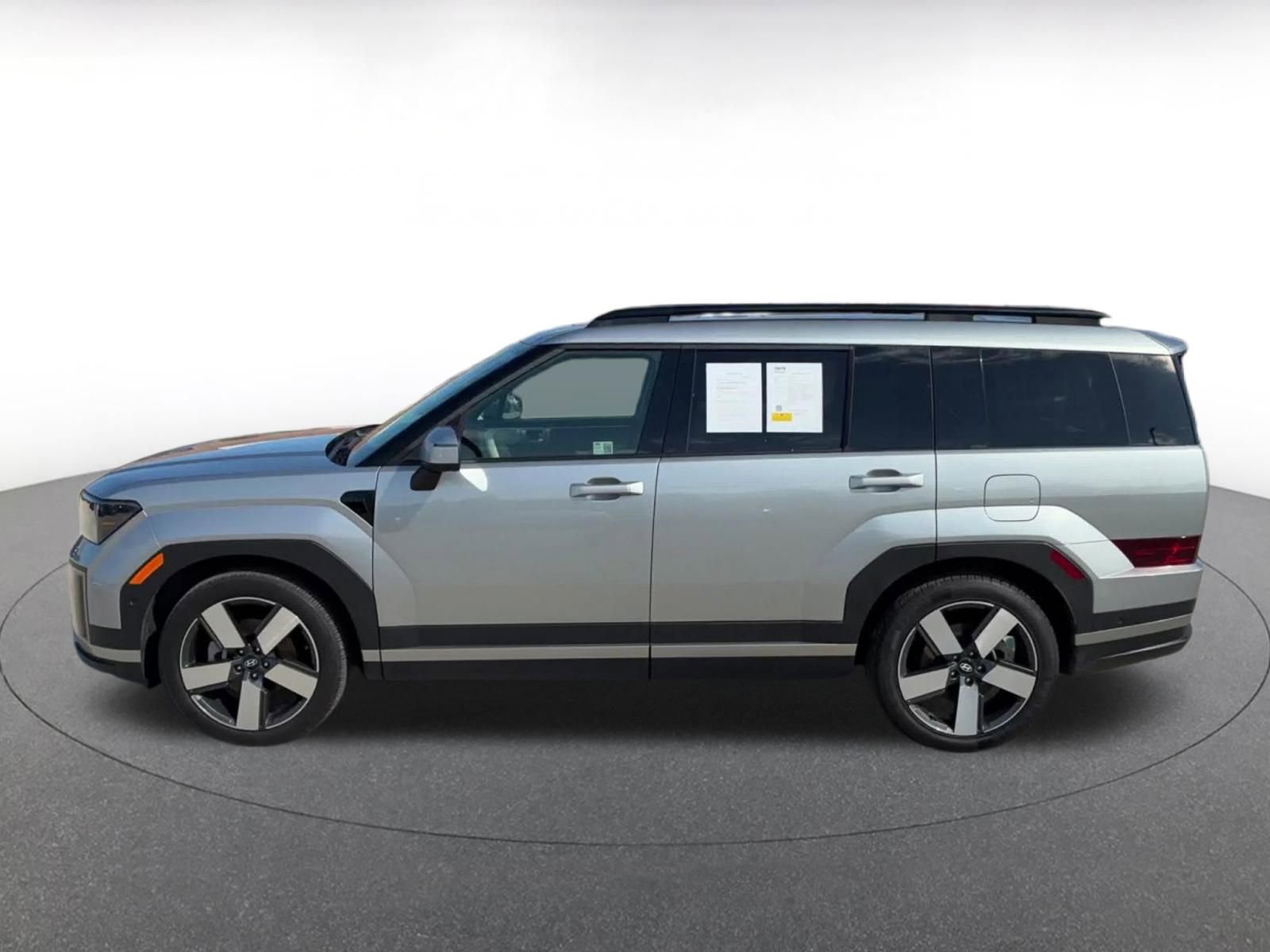 Used 2024 Hyundai Santa Fe Limited image 9