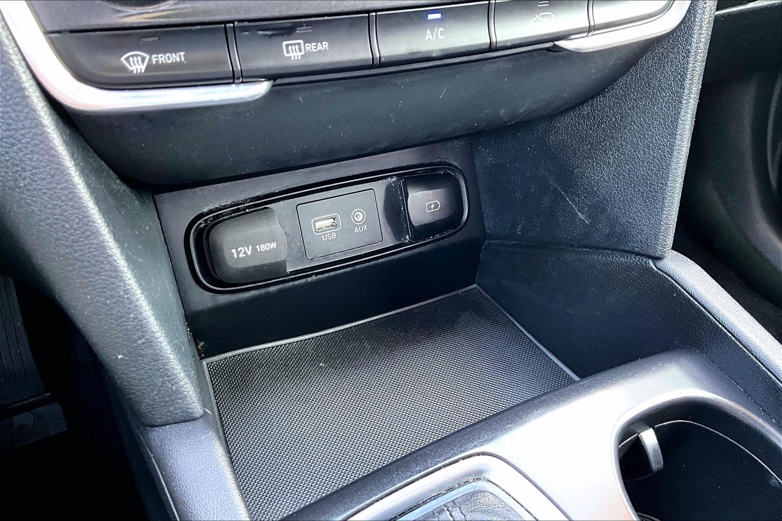 Used 2019 Hyundai Santa Fe SE FWD image 25
