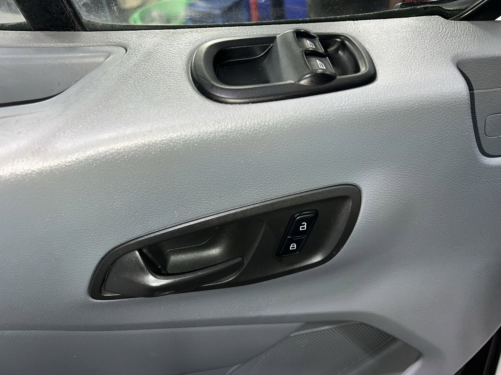 Used 2019 Ford Transit 350 XLT image 15