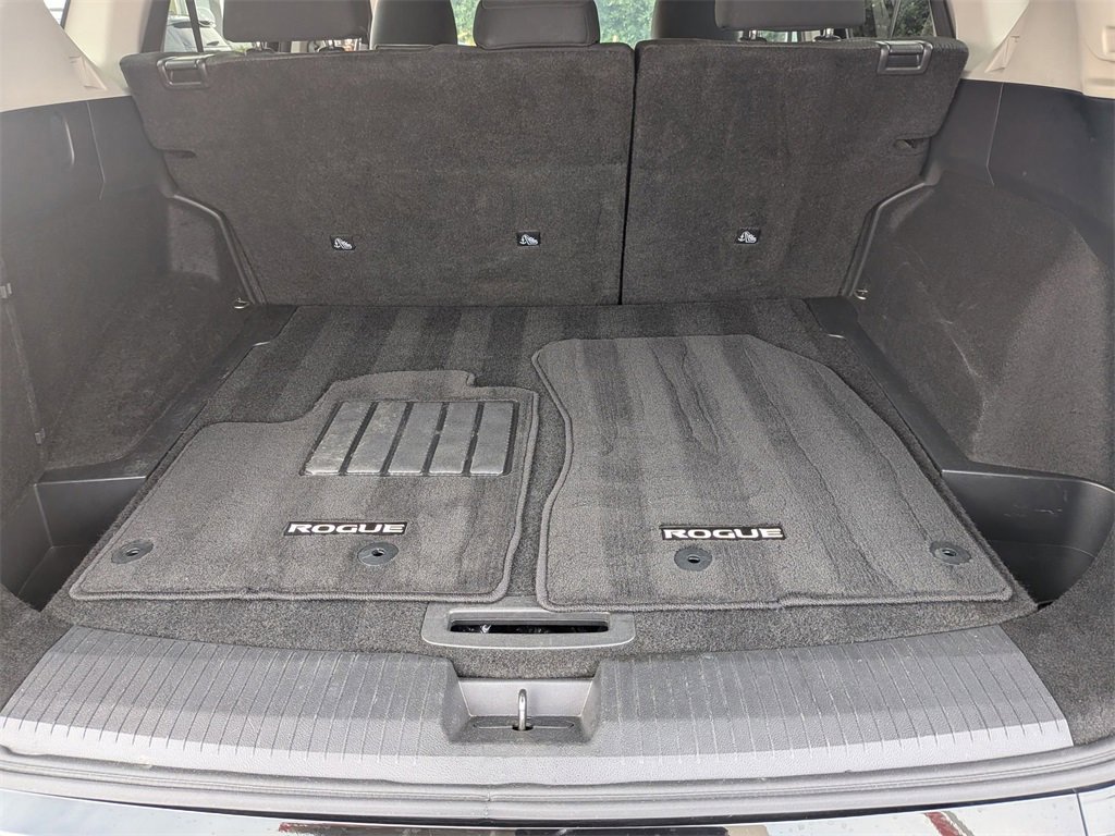 Used 2024 Nissan Rogue SV image 30