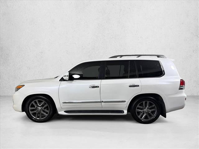 Used 2013 Lexus LX 570 4WD w/ Luxury Pkg w/Pre-crash image 8