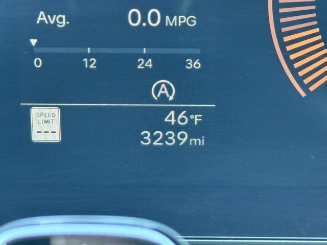 Used 2025 Hyundai Santa Fe SEL image 34