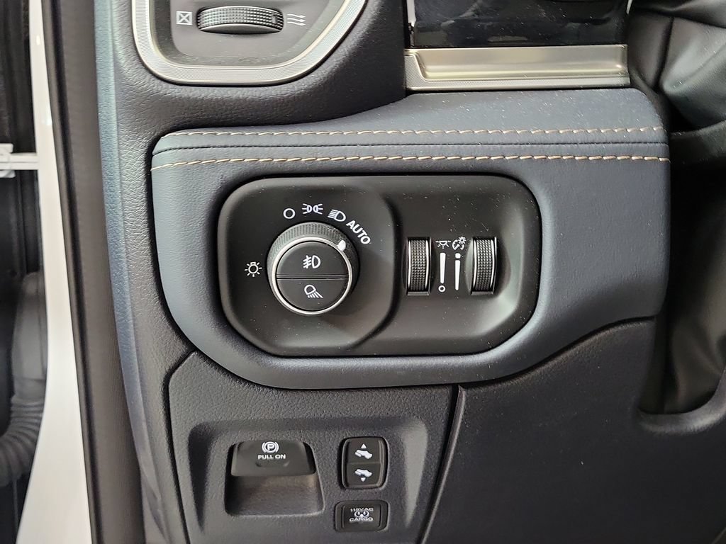 Used 2025 RAM 1500 Tungsten w/ Towing Technology Group AWD/4WD image 13