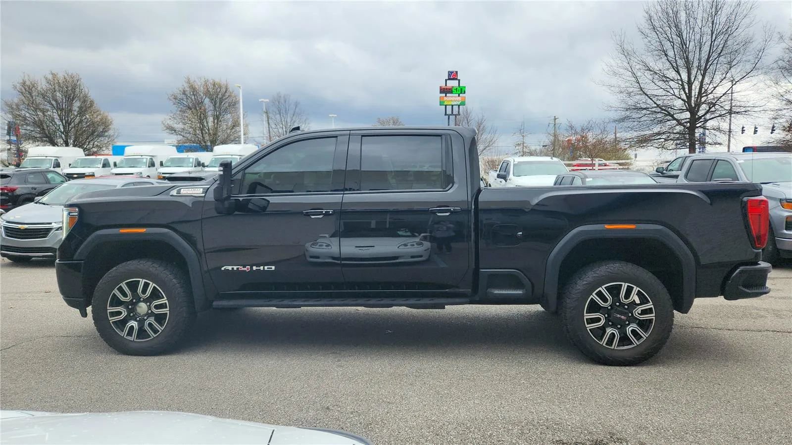 Used 2022 GMC Sierra 2500 AT4 w/ AT4 Premium Plus Package AWD/4WD image 21