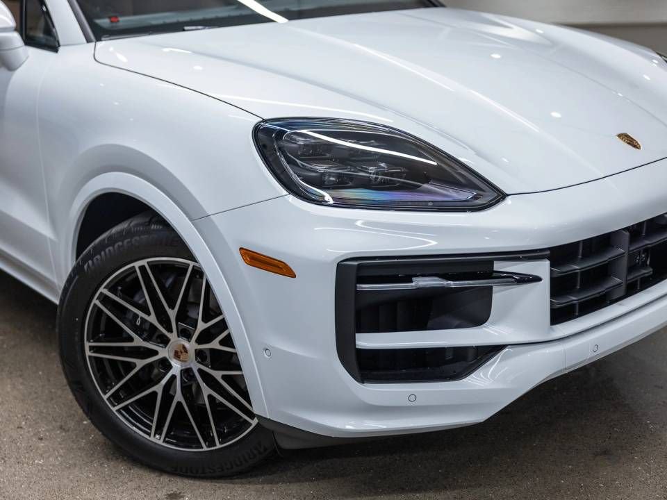 Certified 2026 Porsche Cayenne Coupe AWD/4WD image 45