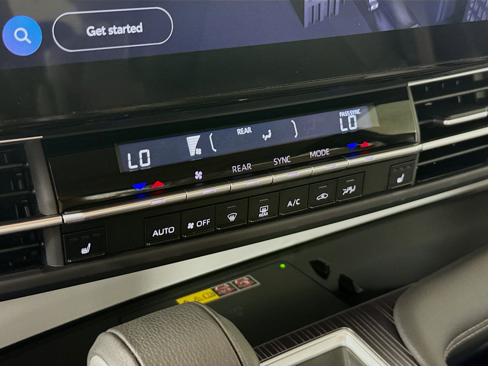 Used 2025 Toyota Sienna XLE FWD image 19