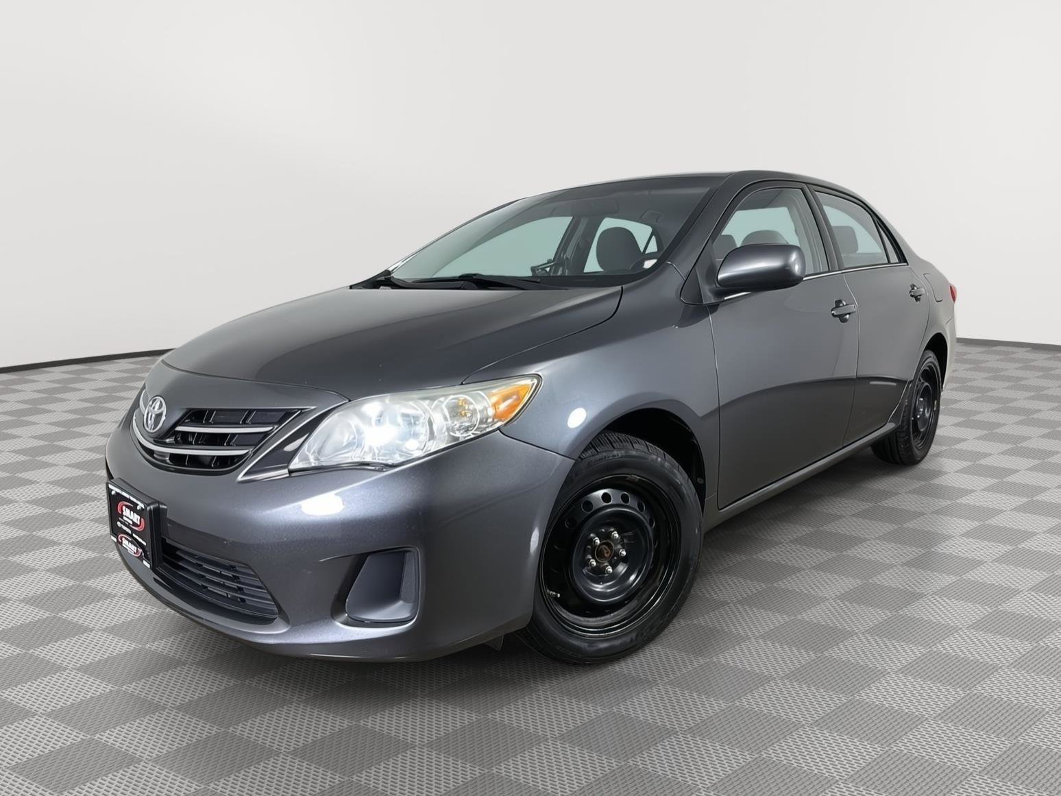 Used 2013 Toyota Corolla LE FWD image 1