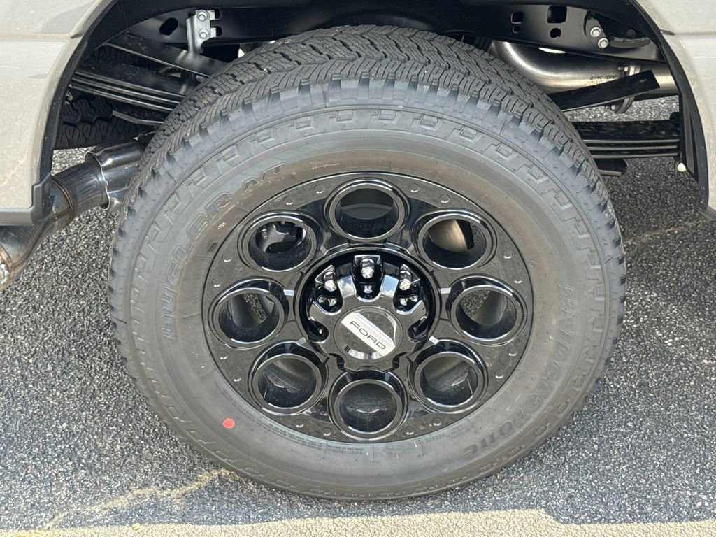 New 2026 Ford F350 Lariat w/ Black Appearance Package image 17