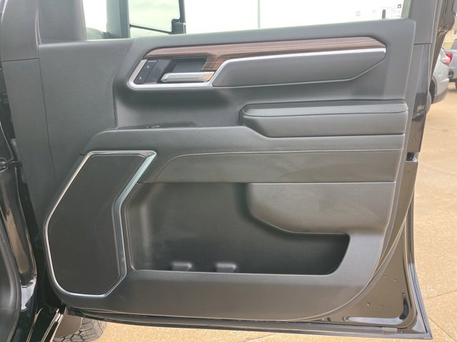 Used 2025 Chevrolet Silverado 2500 LT w/ Z71 Chrome Sport Edition image 56